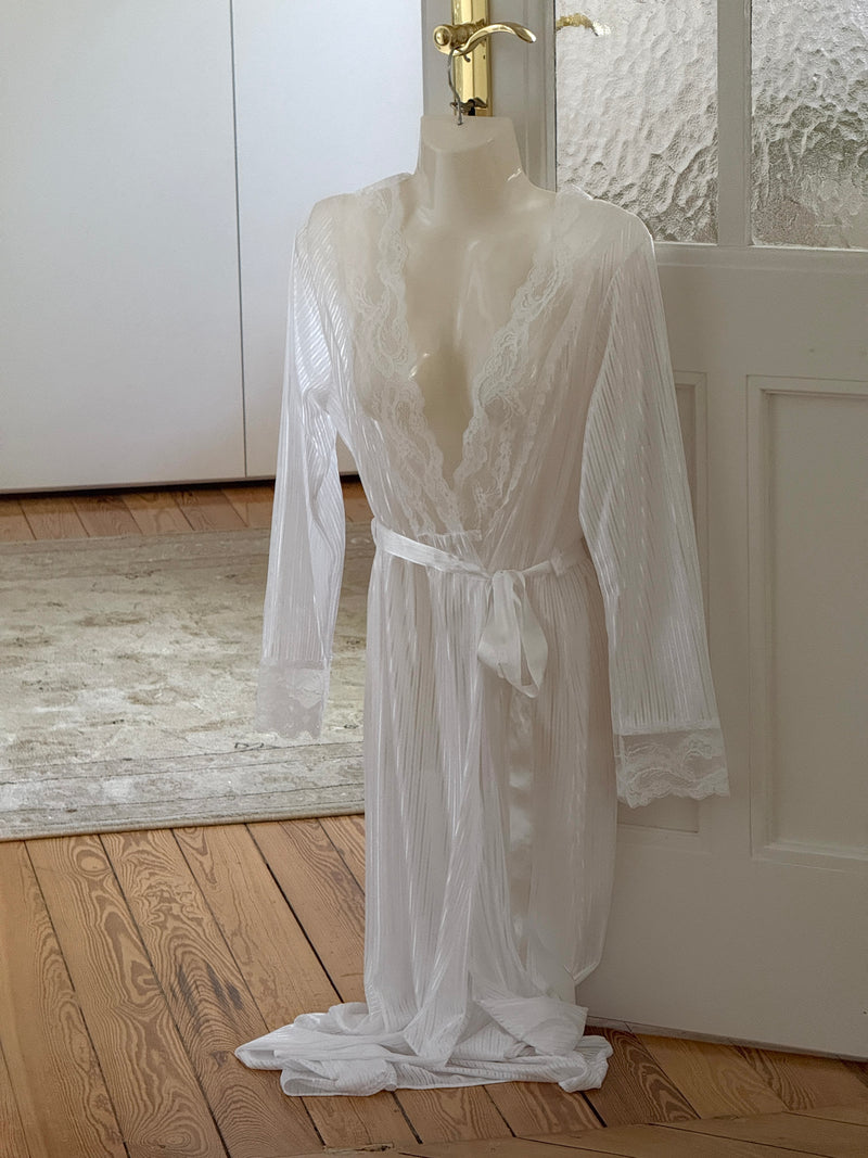 Vintage Lace Robe (s)