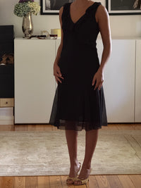 Vintage Ruffle Dress (s)