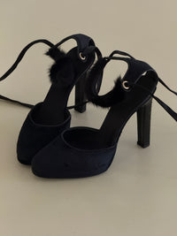 Gucci Velvet Heels (36)