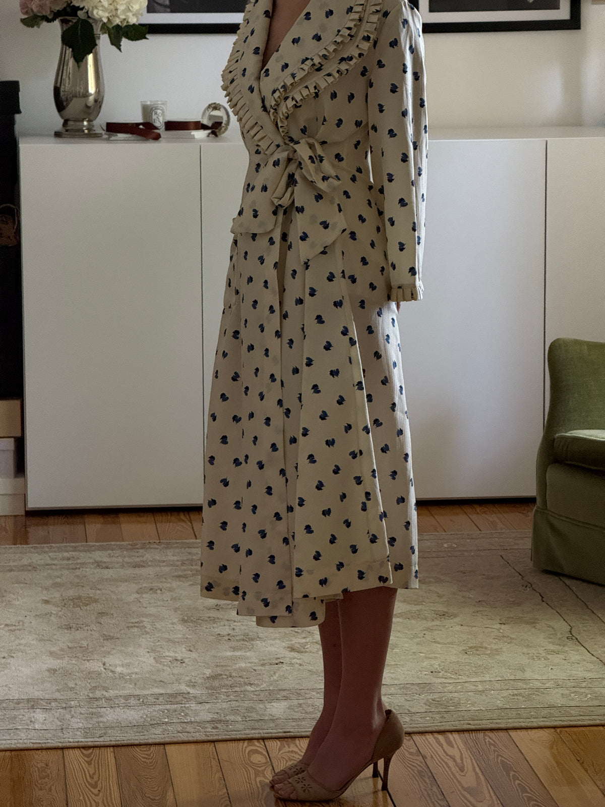 Vintage Ruffle Robe (m)
