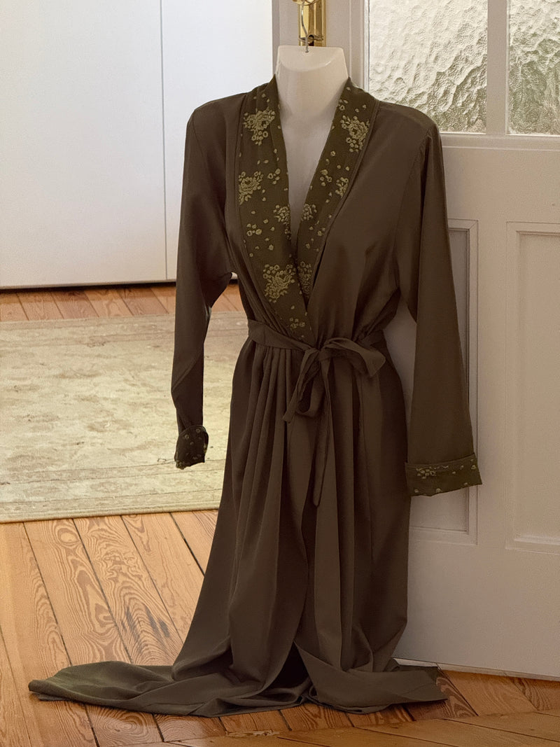 Vintage Robe (s)