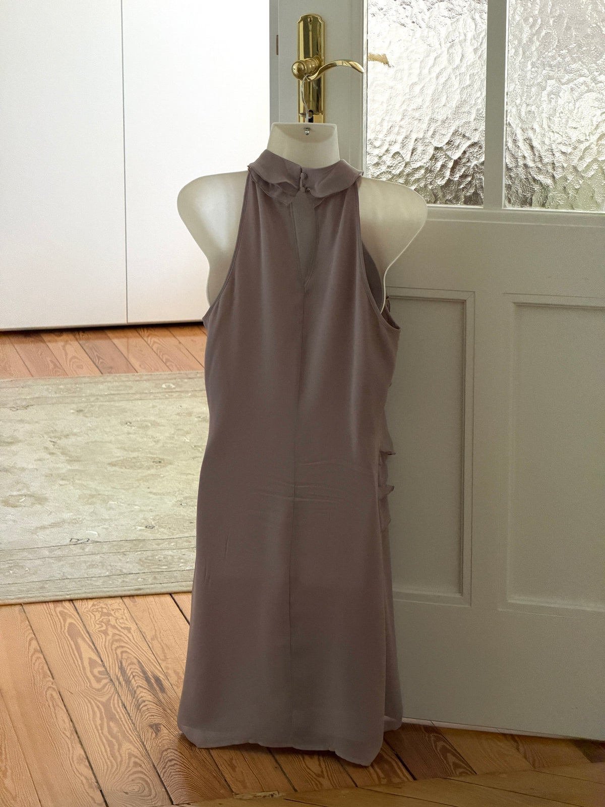 Vintage Ruffle Dress (s)