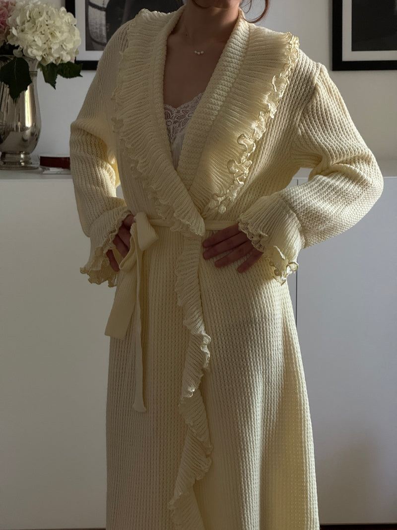 Vintage Ruffle Robe (m)