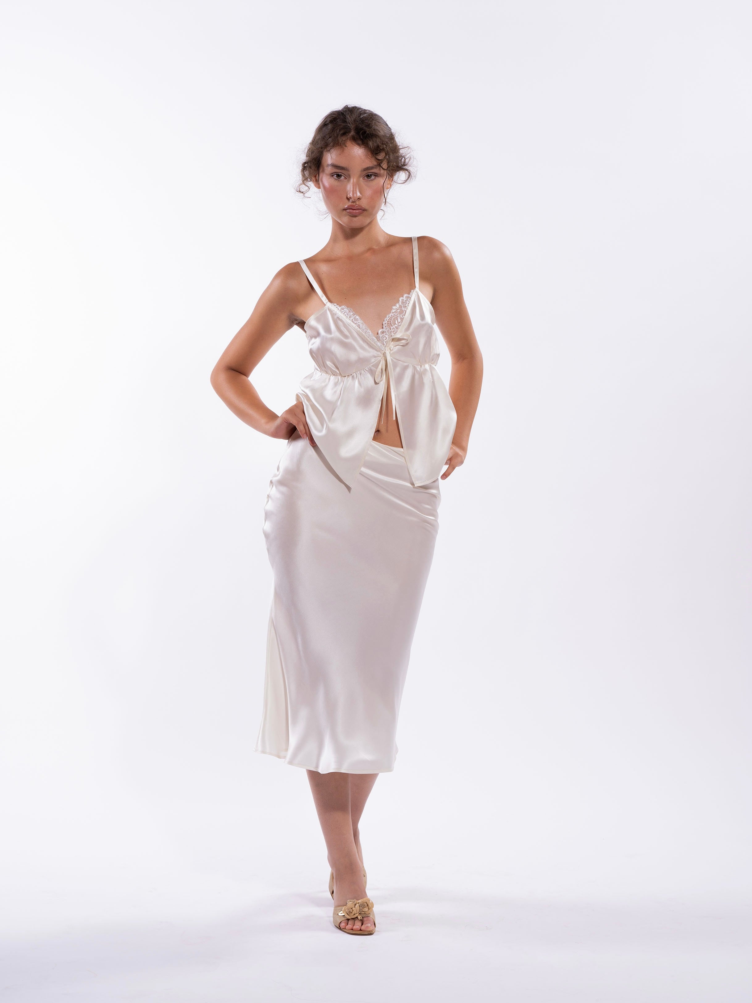 Cara Mia Top – Lovedbychi GADID ANONIEM carochia ARTOIS BEIGE TOP