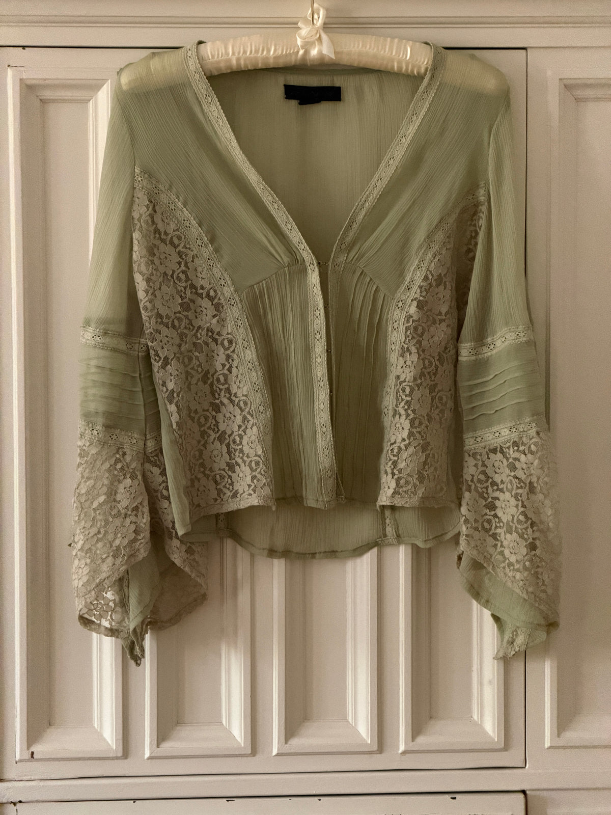 Vintage Lace Blouse (s)