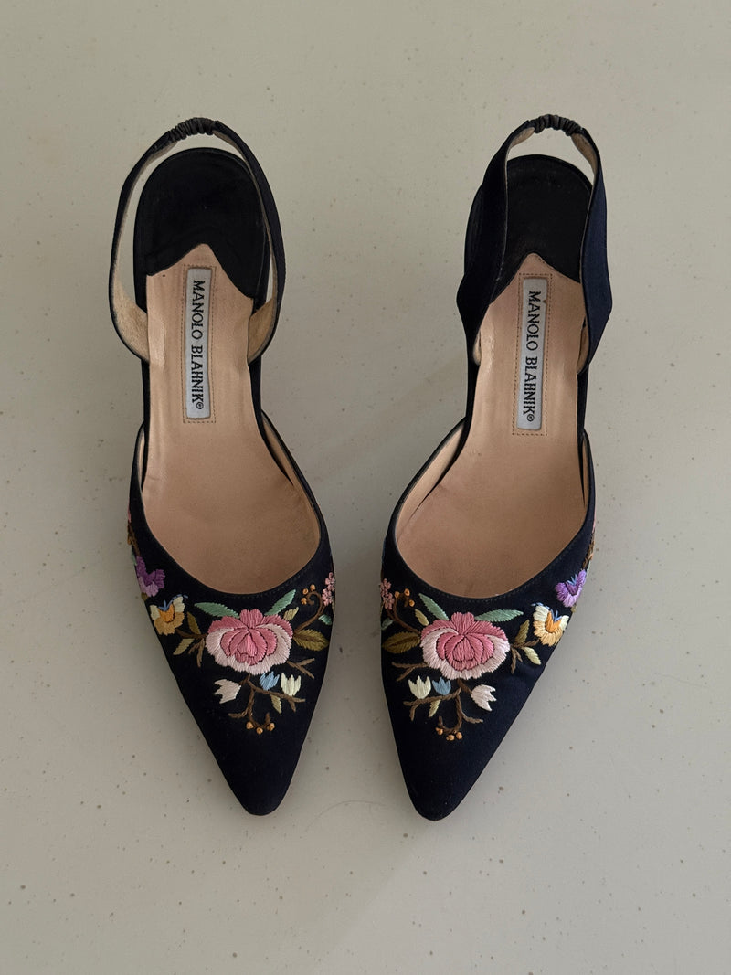 Manolo Blahnik Heels (39)