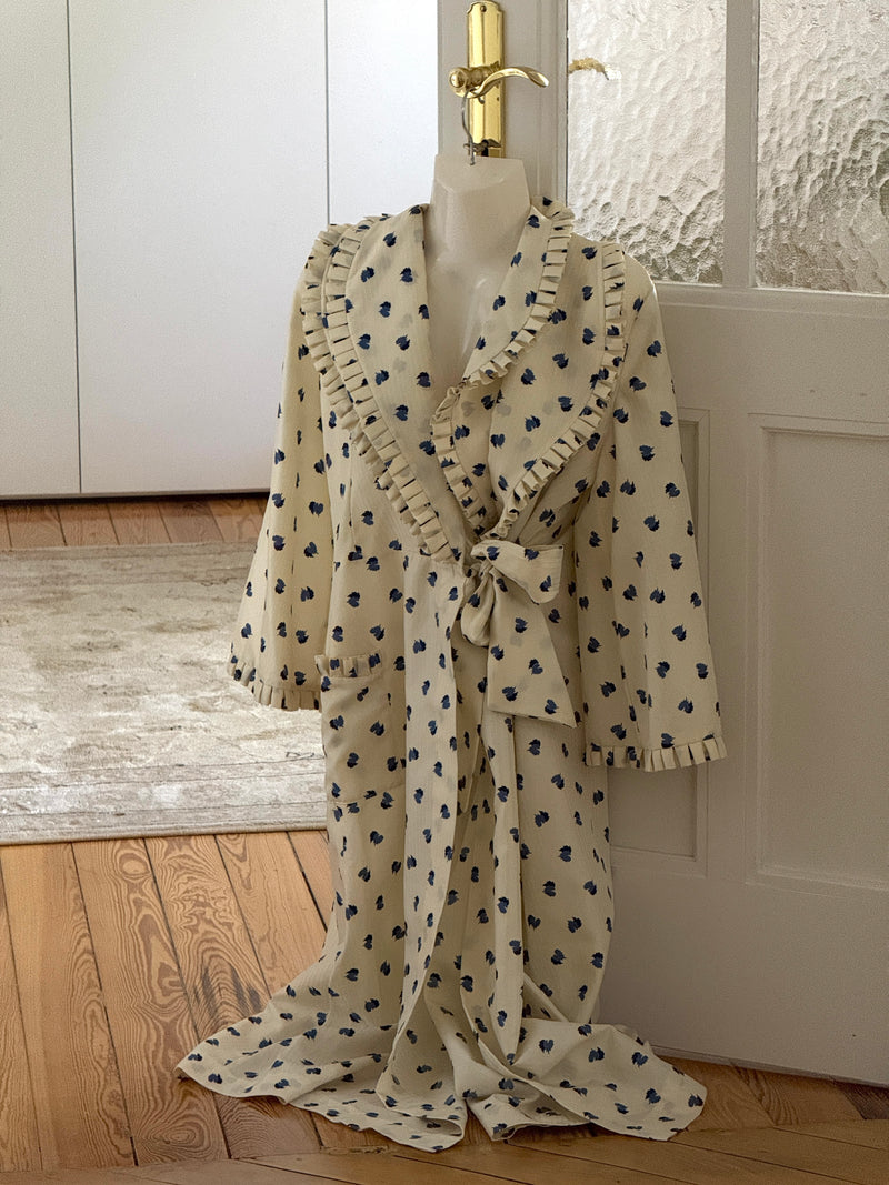 Vintage Ruffle Robe (m)