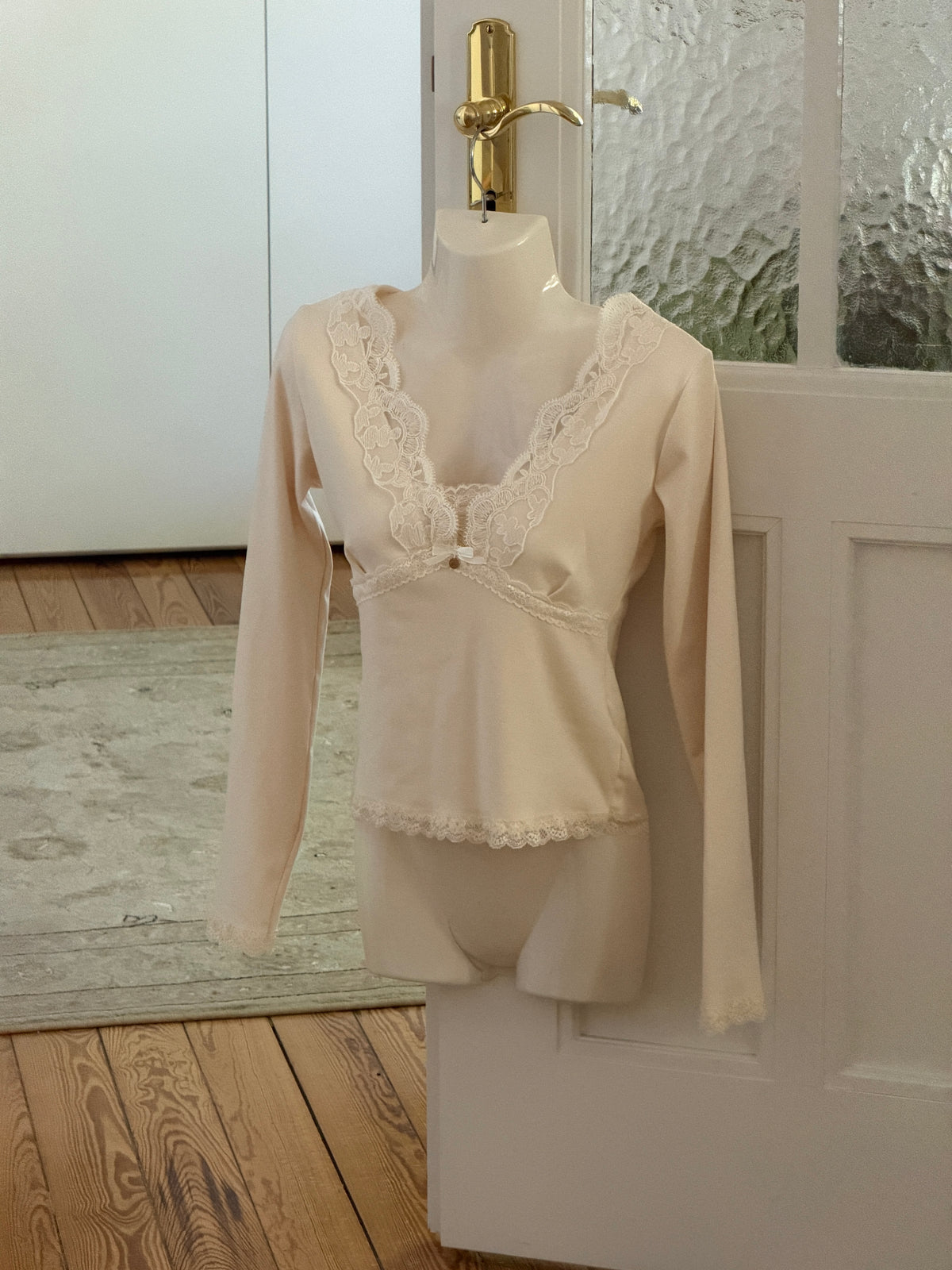 Lace Longsleeve (s)