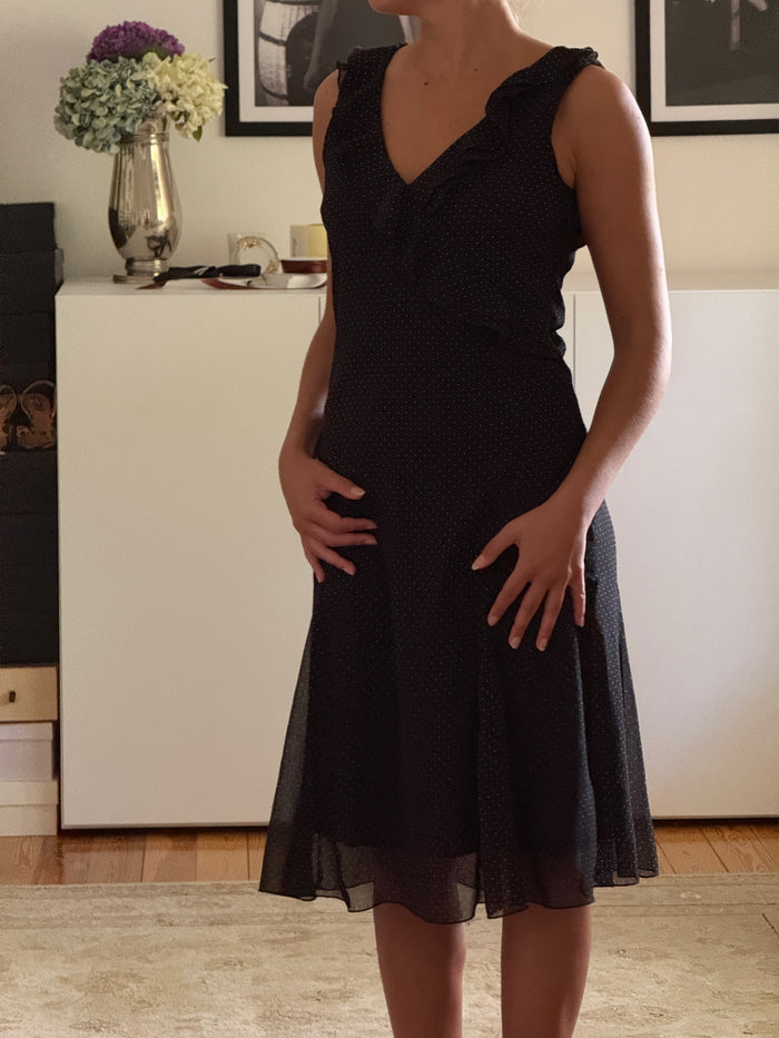 Vintage Ruffle Dress (s)