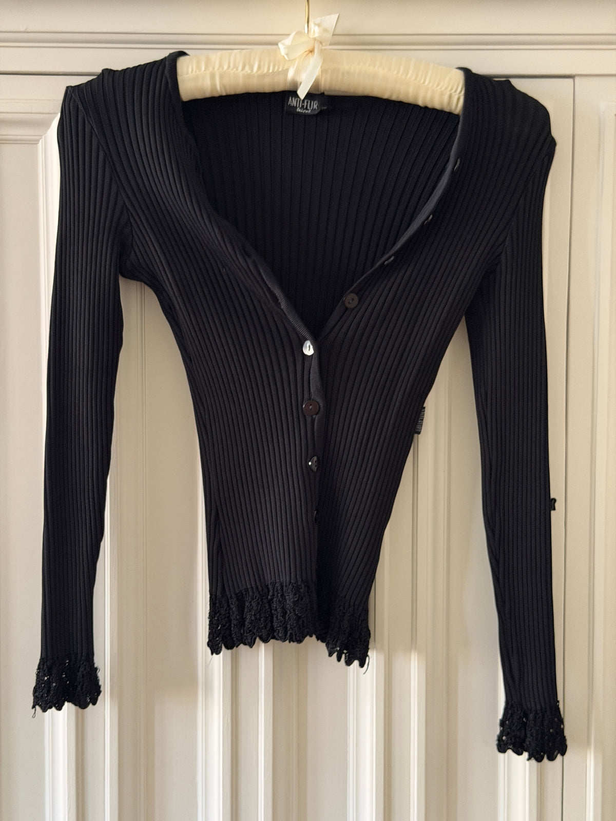 Anti-Flirt Cardigan (xs)