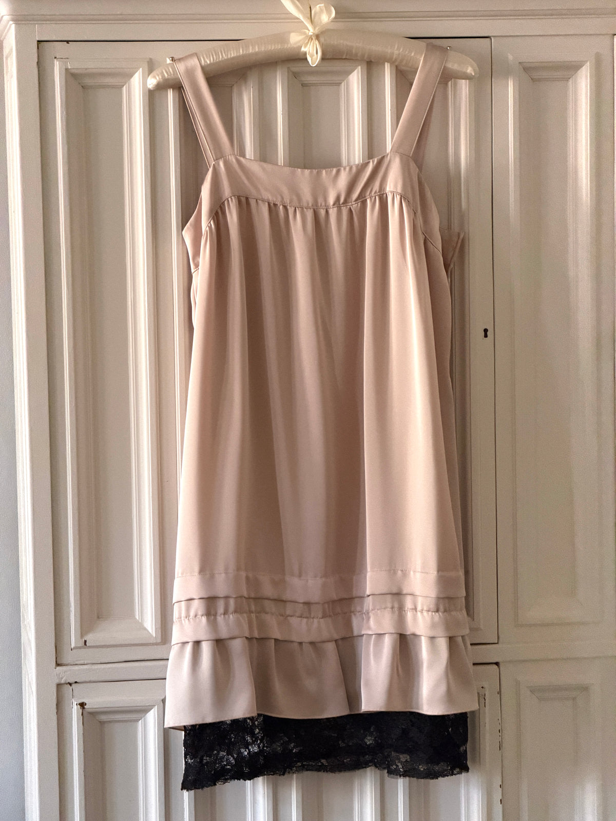 Vintage Lace Dress (s)