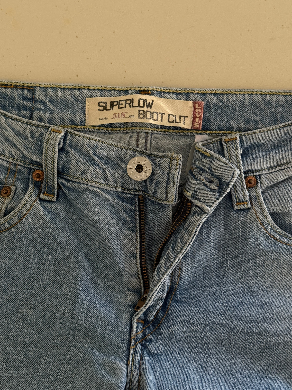 Levis Bootcut Jeans (s)