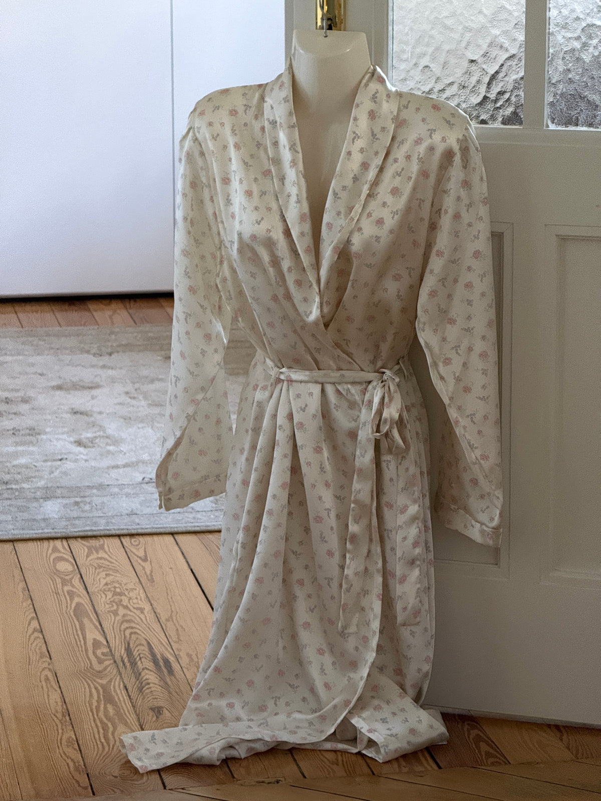 Vintage Floral Robe (s)