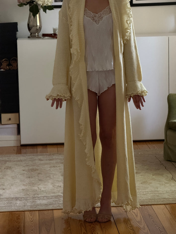 Vintage Ruffle Robe (m)