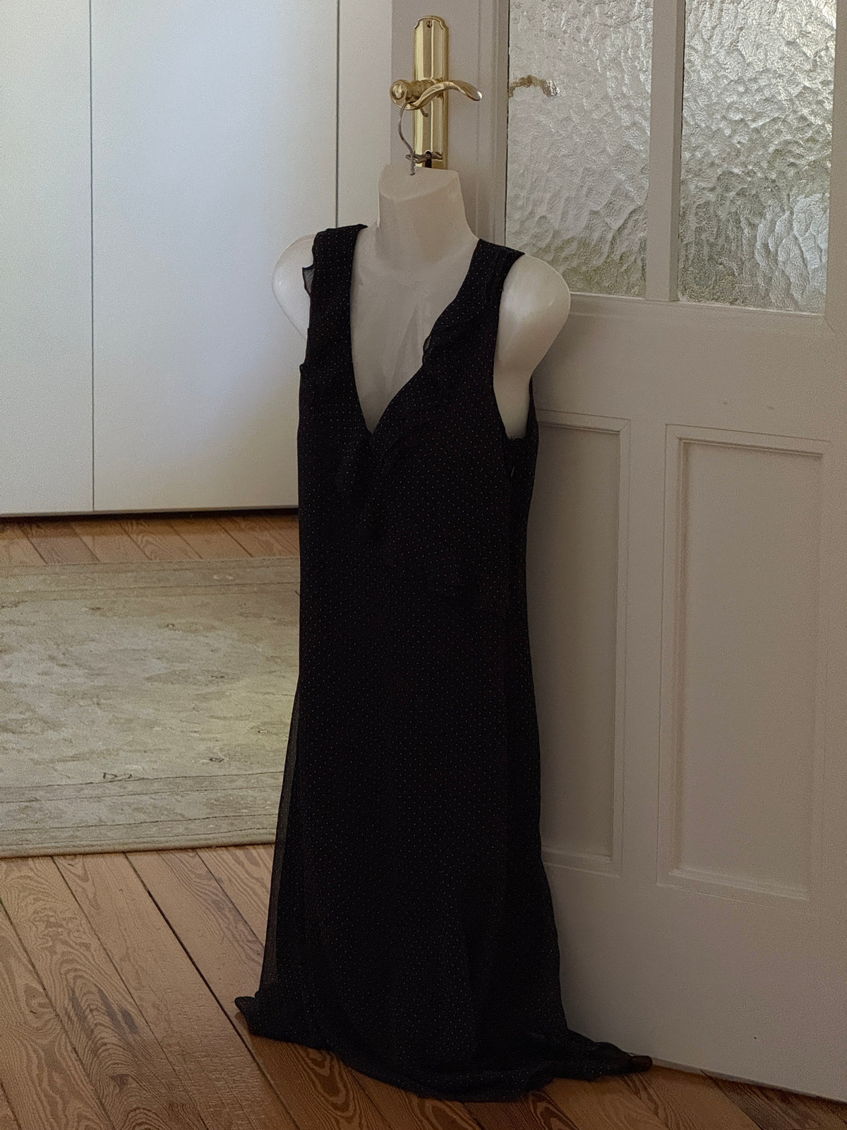 Vintage Ruffle Dress (s)