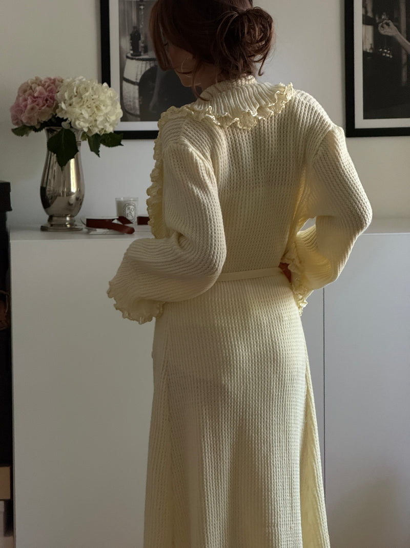 Vintage Ruffle Robe (m)
