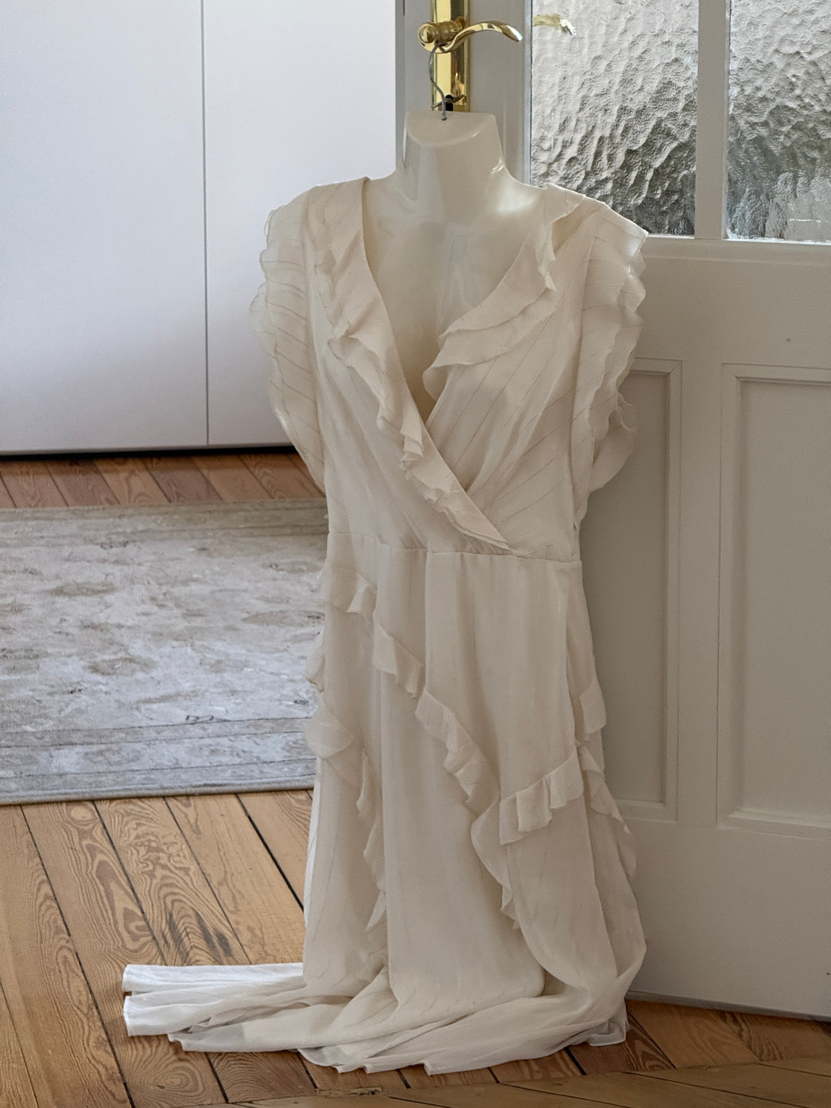 DKNY Ruffle Dress (s)