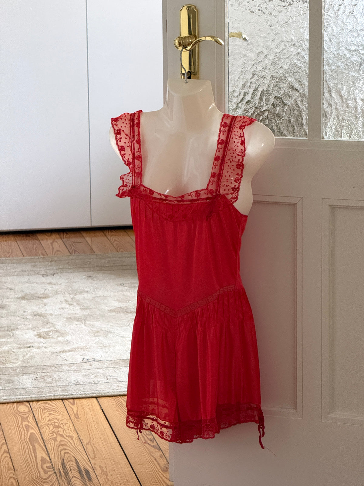 Vintage Lace Bodysuit (xs)