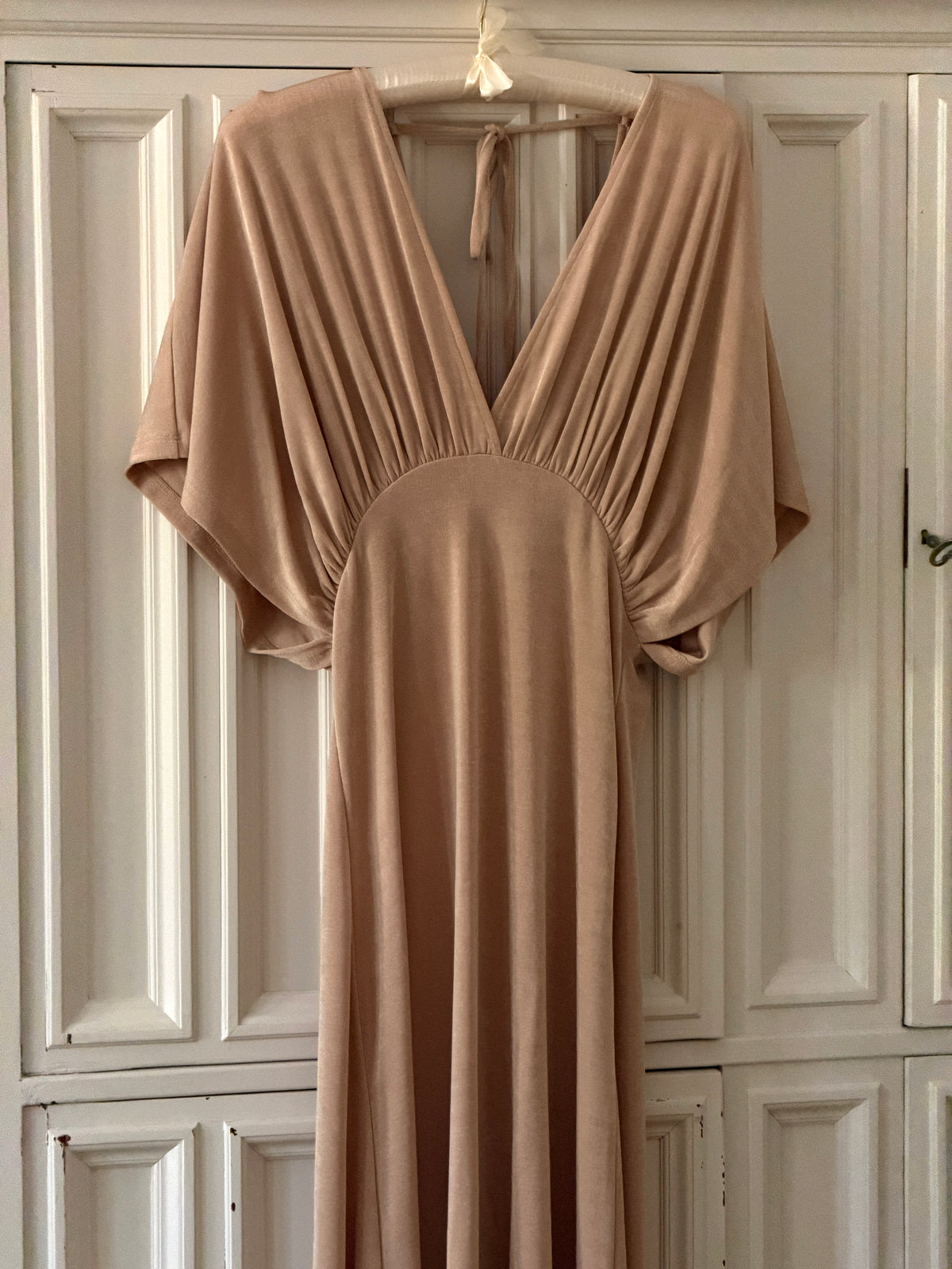 Vintage V-Neck Dress (s)