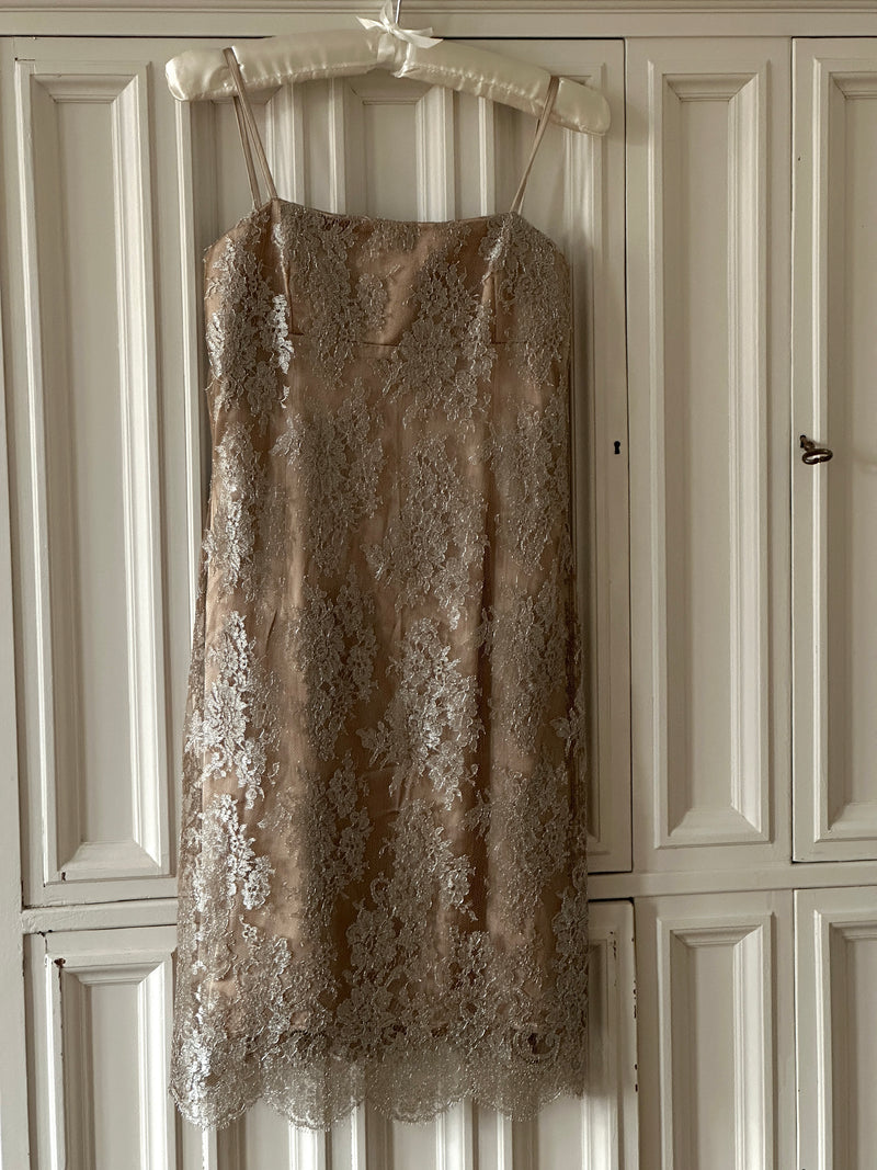 Vintage Lace Dress (s)