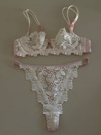 Lace Bra Set (s)