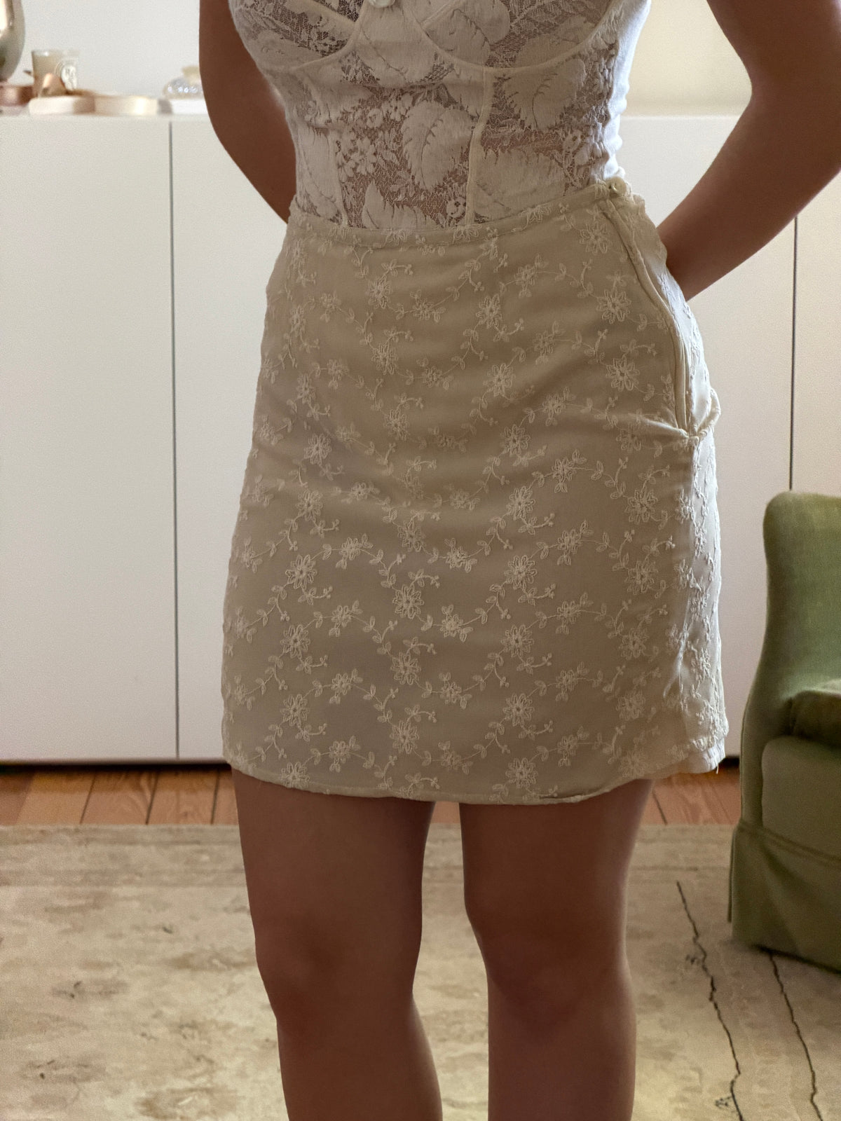 Floral Mini Skirt (s)