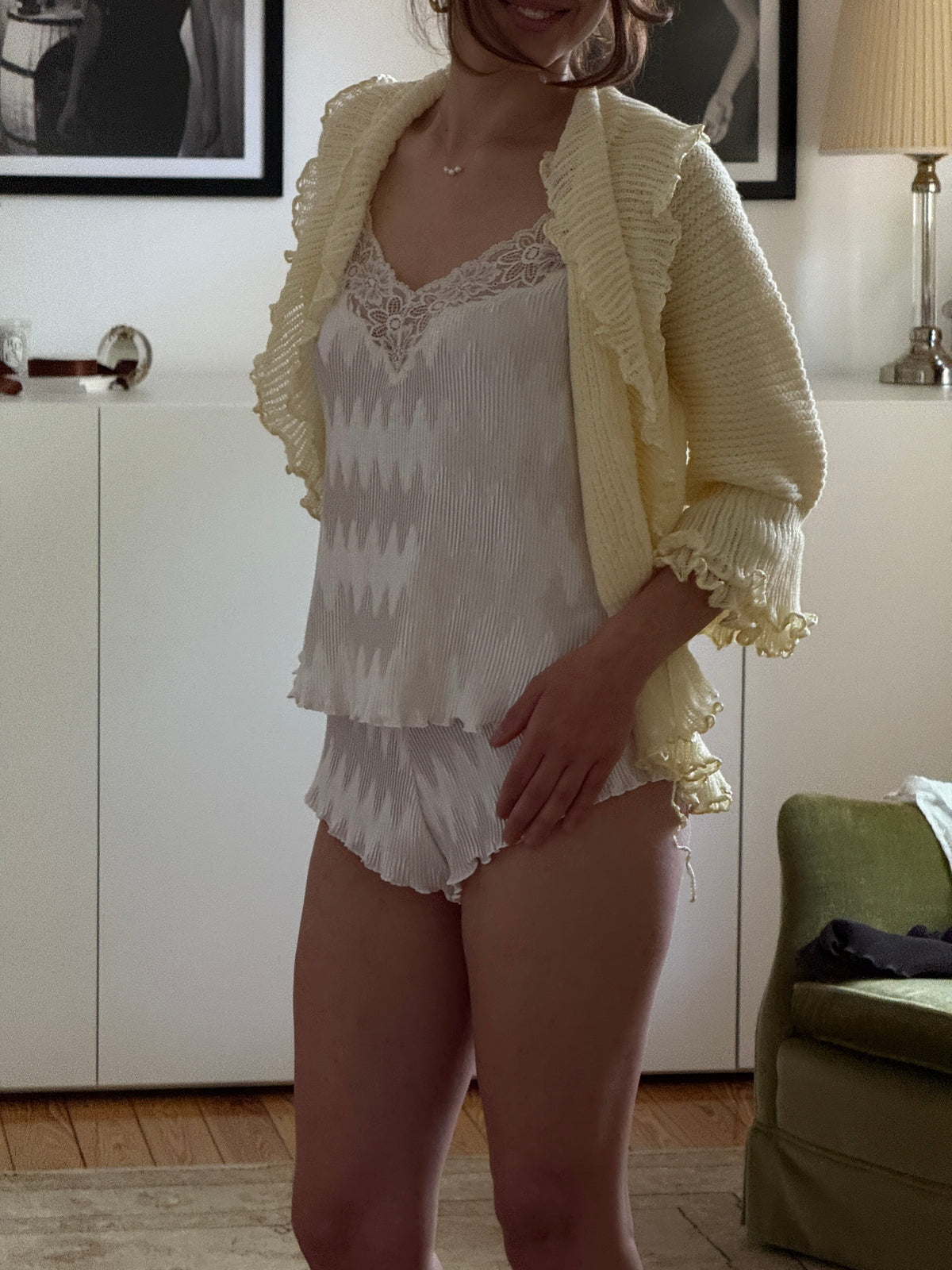 Vintage Ruffle Robe (m)