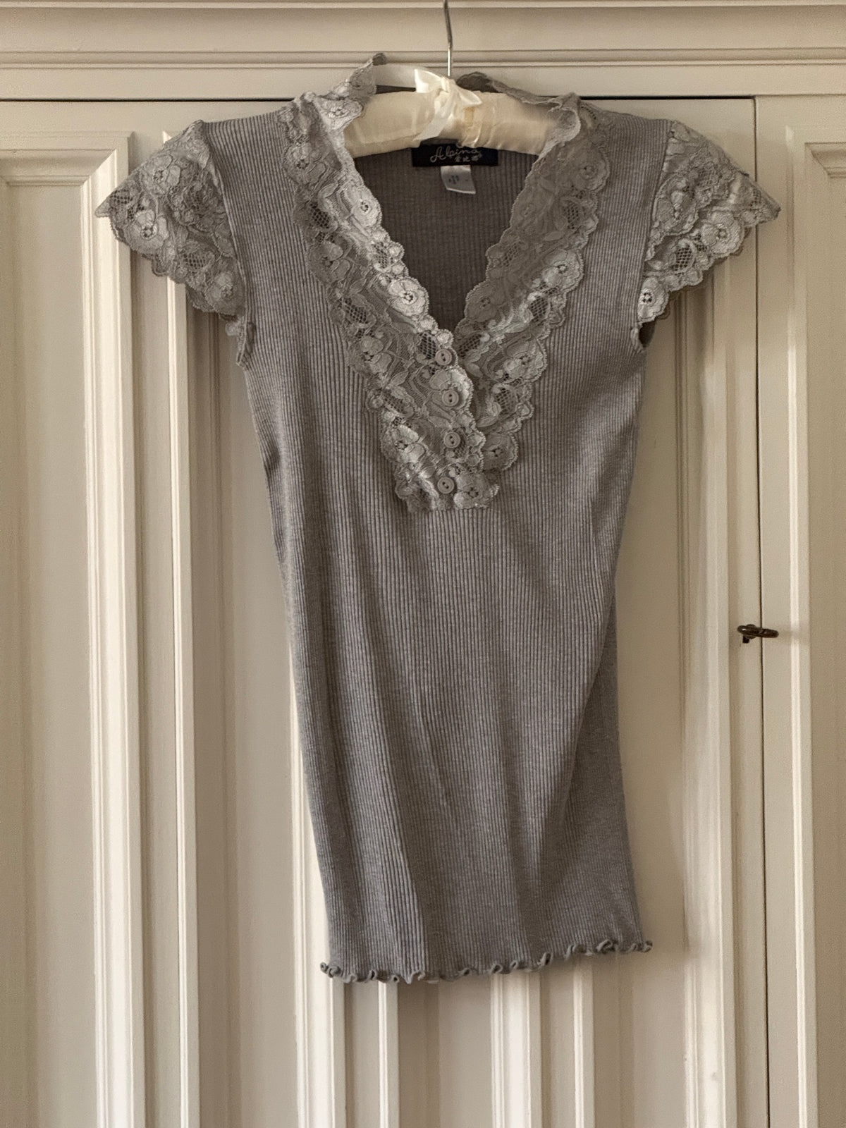 Vintage Lace Top (xs)