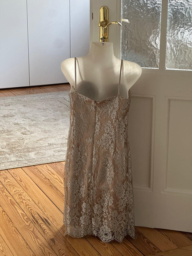 Vintage Lace Dress (s)