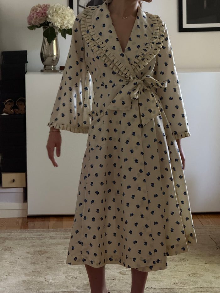 Vintage Ruffle Robe (m)