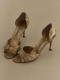 Manolo Blahnik Heels (38)