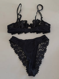 Lace Bra Set (s)