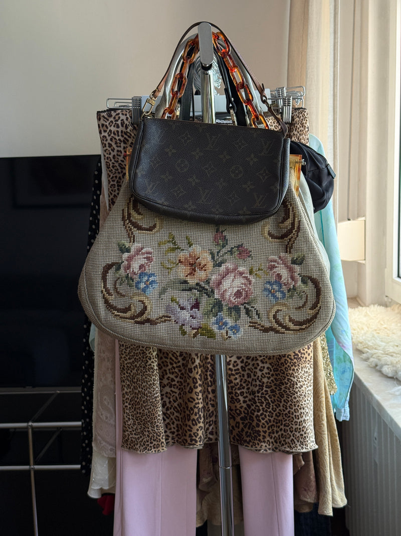Louis Vuitton Pochette