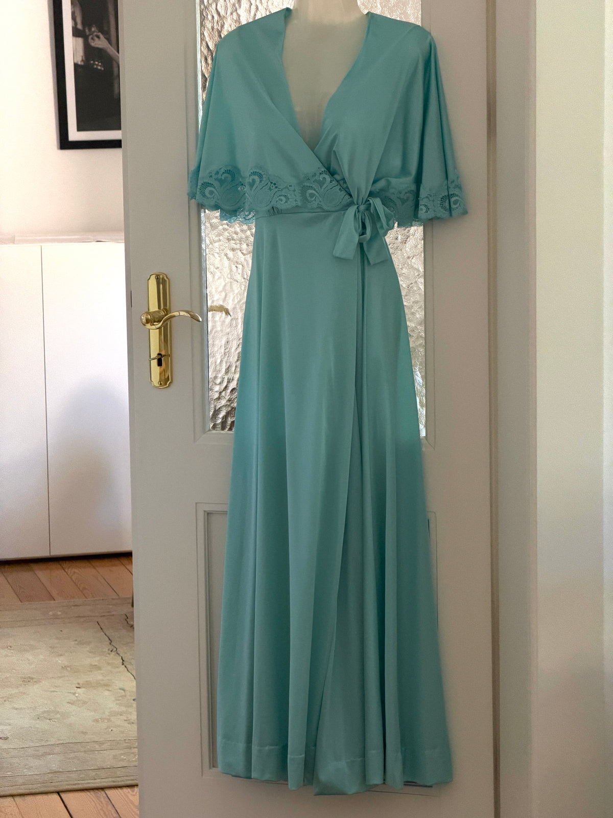 Vintage Robe (s)