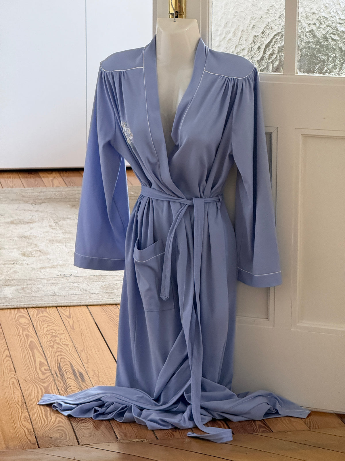 Vintage Robe (s)