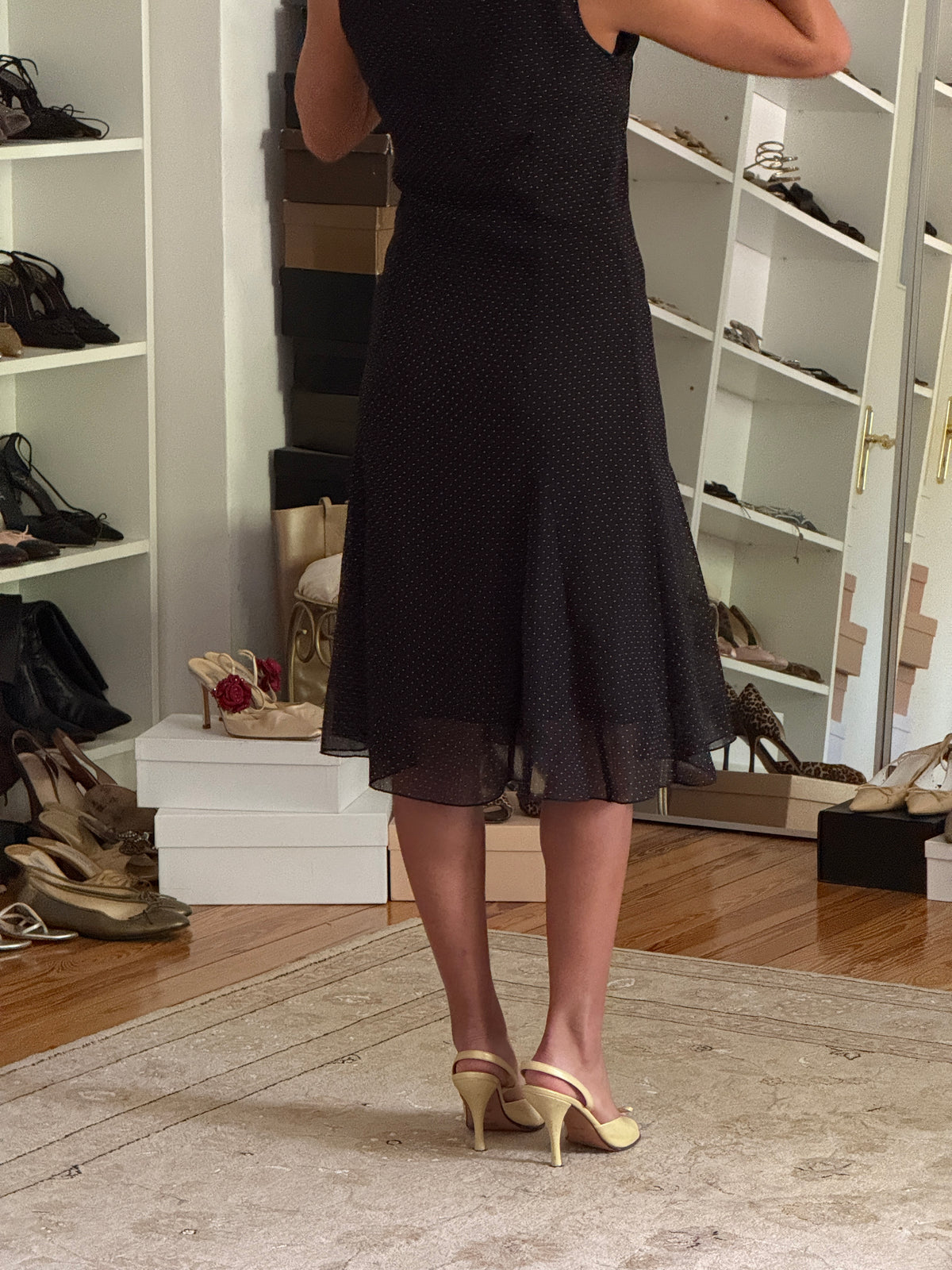 Vintage Ruffle Dress (s)