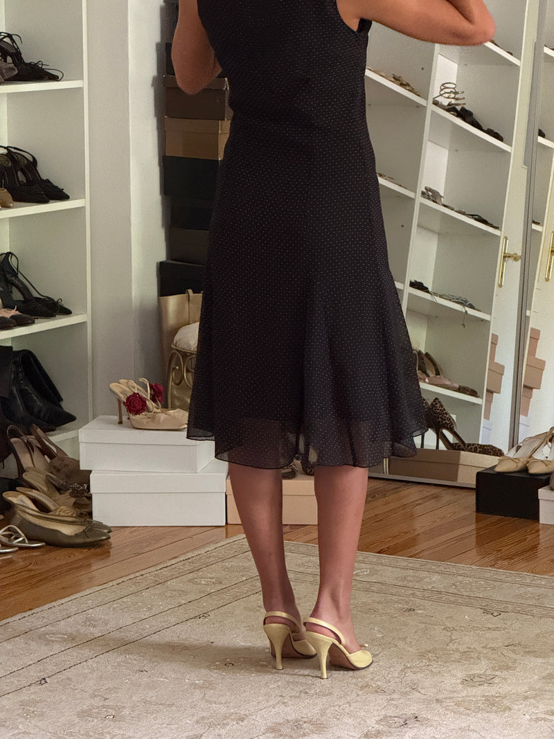 Vintage Ruffle Dress (s)