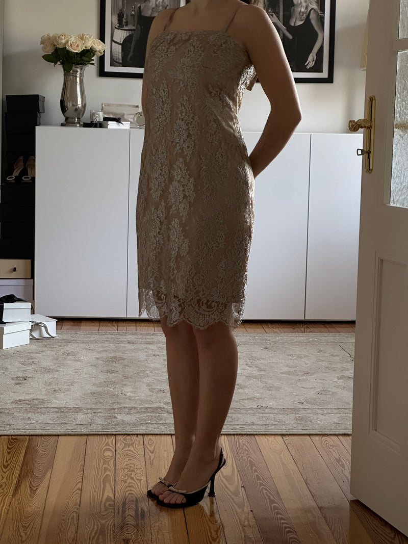 Vintage Lace Dress (s)