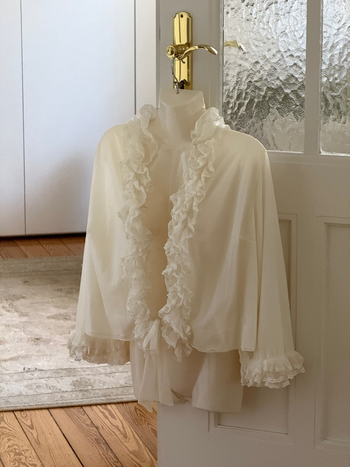 Vintage Ruffle Blouse (m)