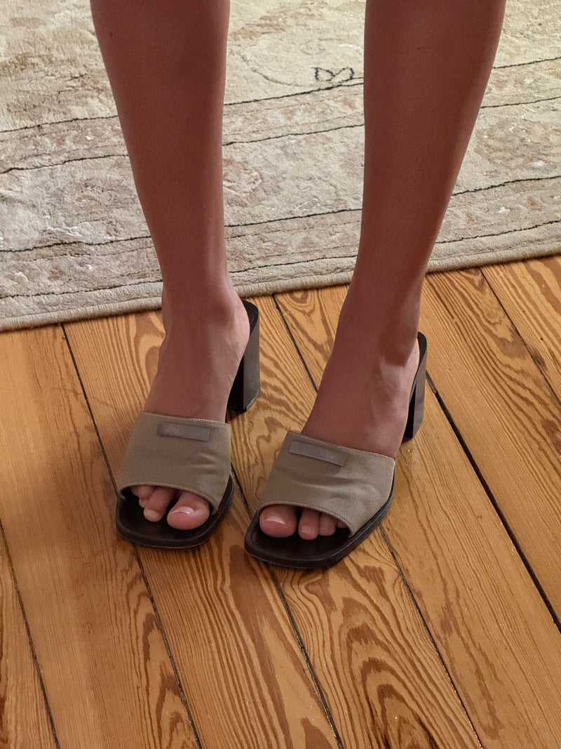 Gucci Mules (39)