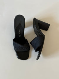 Chanel Denim Mules (36,5)